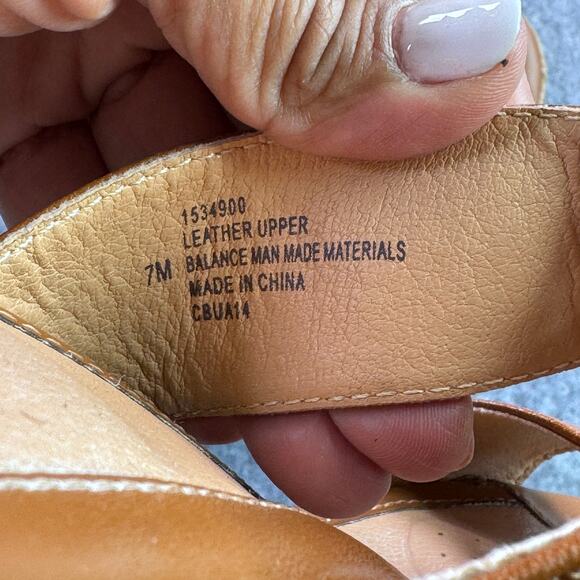 Sofft Women's 7M Cork Wedge Leather Gold Accent Slip-on Sandals - Picture 4 of 7